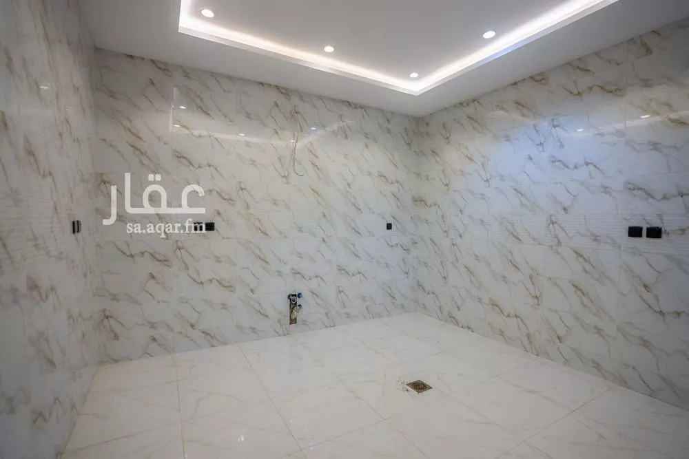 5 bedroom villa in Ar Rayan, Jeddah 23