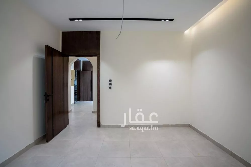 شقة 5 غرف في الريان 4