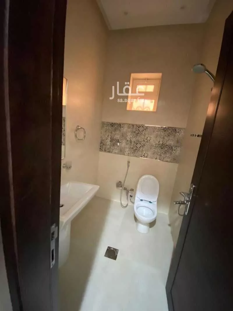 8 bedroom villa in Al Yasmin, Riyadh 15