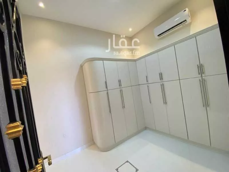 8 bedroom villa in Al Yasmin, Riyadh 19