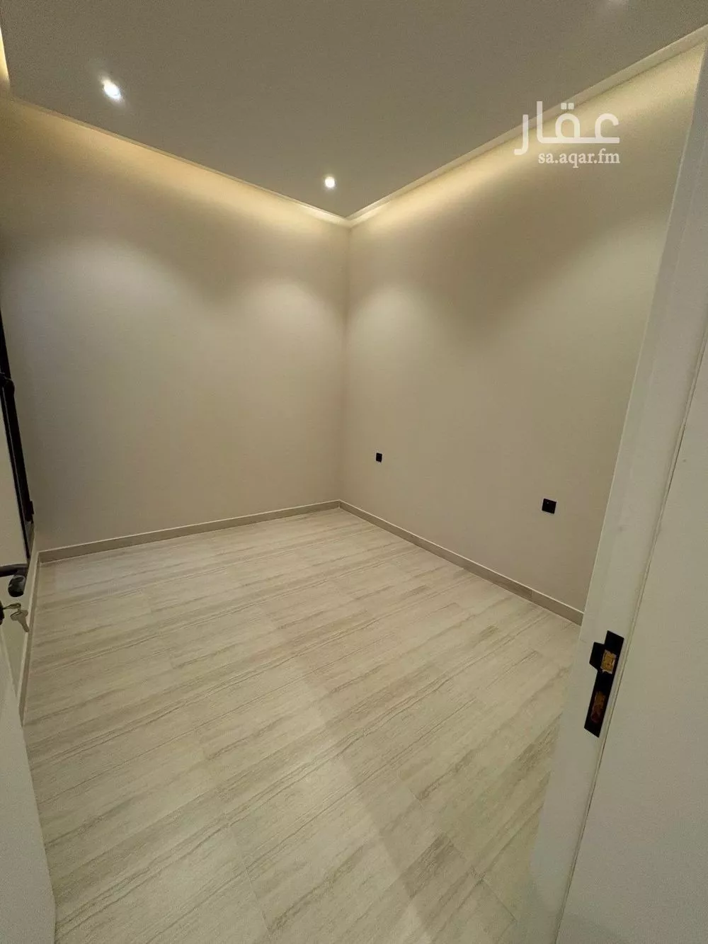 دور 4 غرف في العارض 4