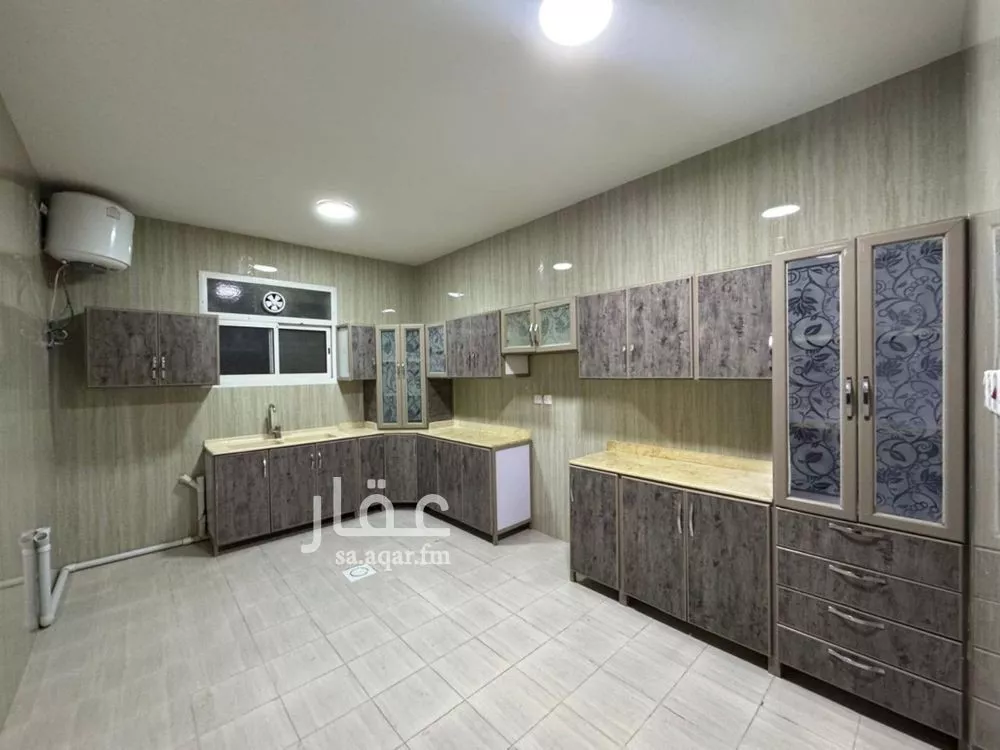 4 bedroom apartment in Qurtubah, Riyadh 7