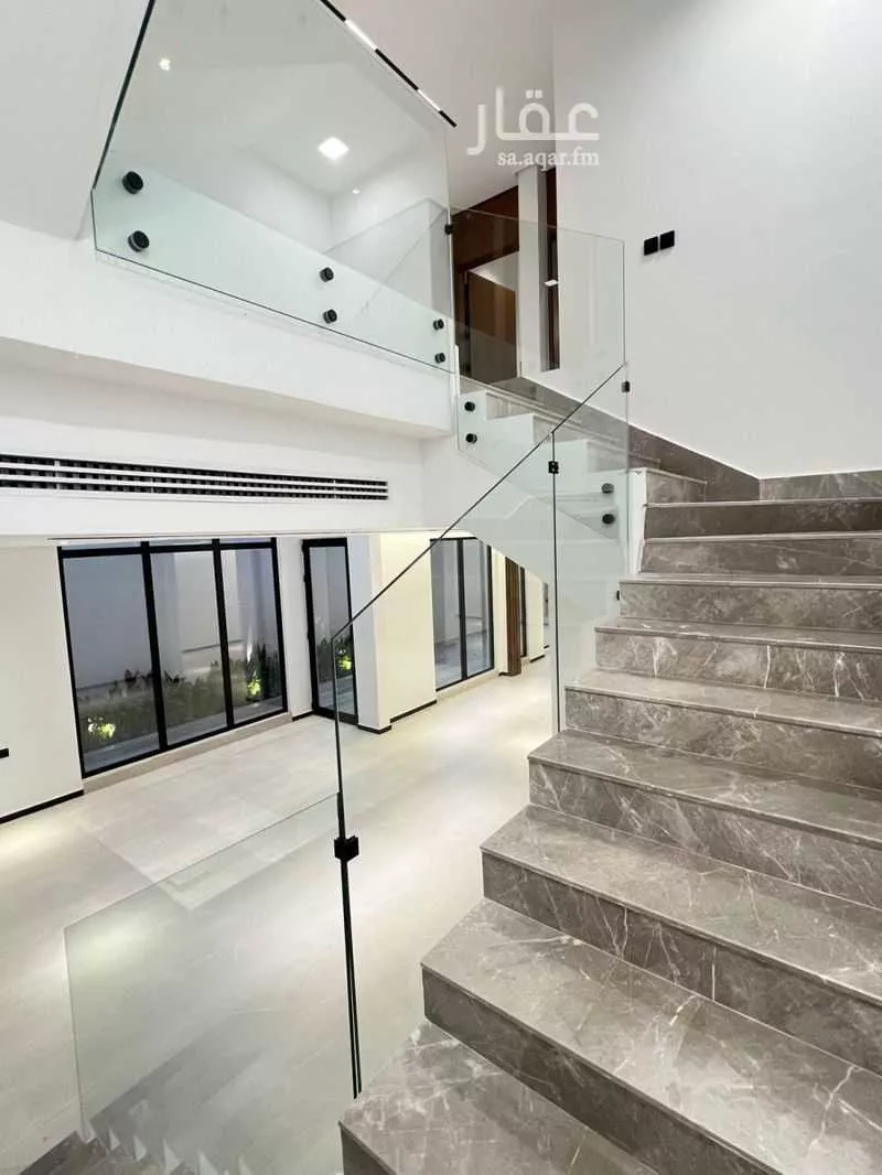 فيلا 6 غرف في العارض 3