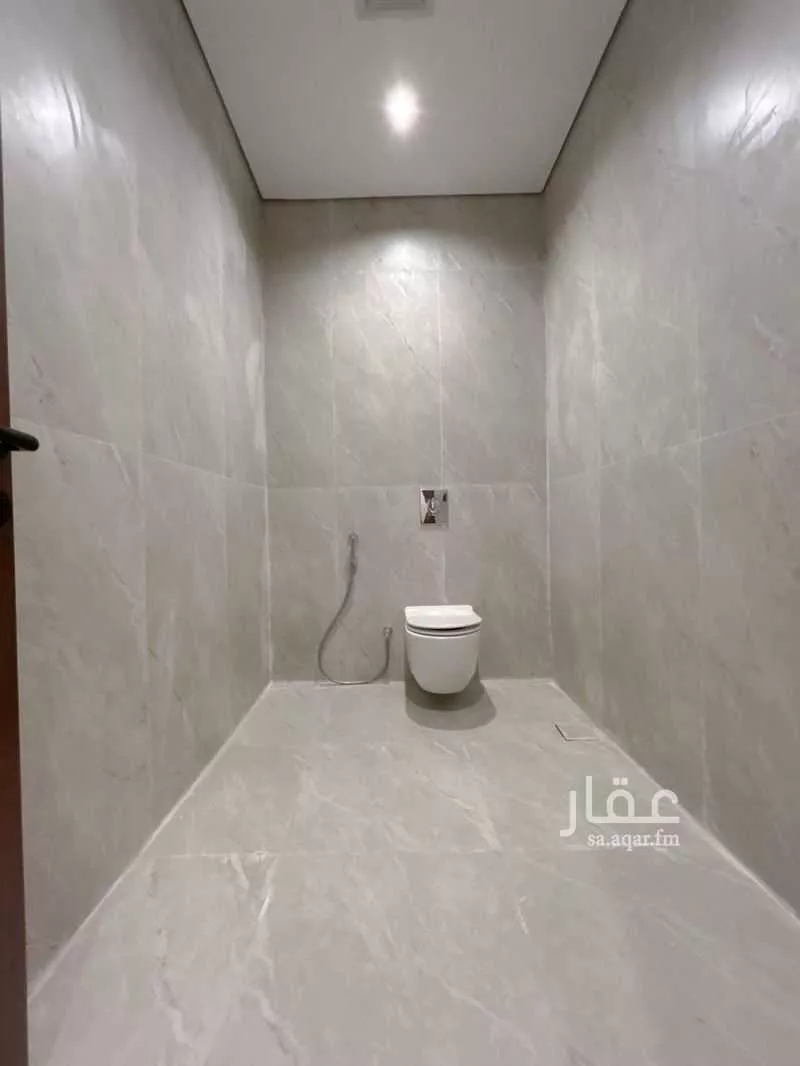 4 bedroom apartment in Umm Khalid 2