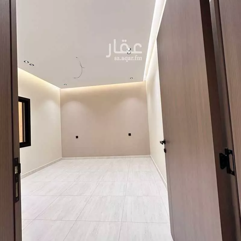 شقة 4 غرف في الروضة 5