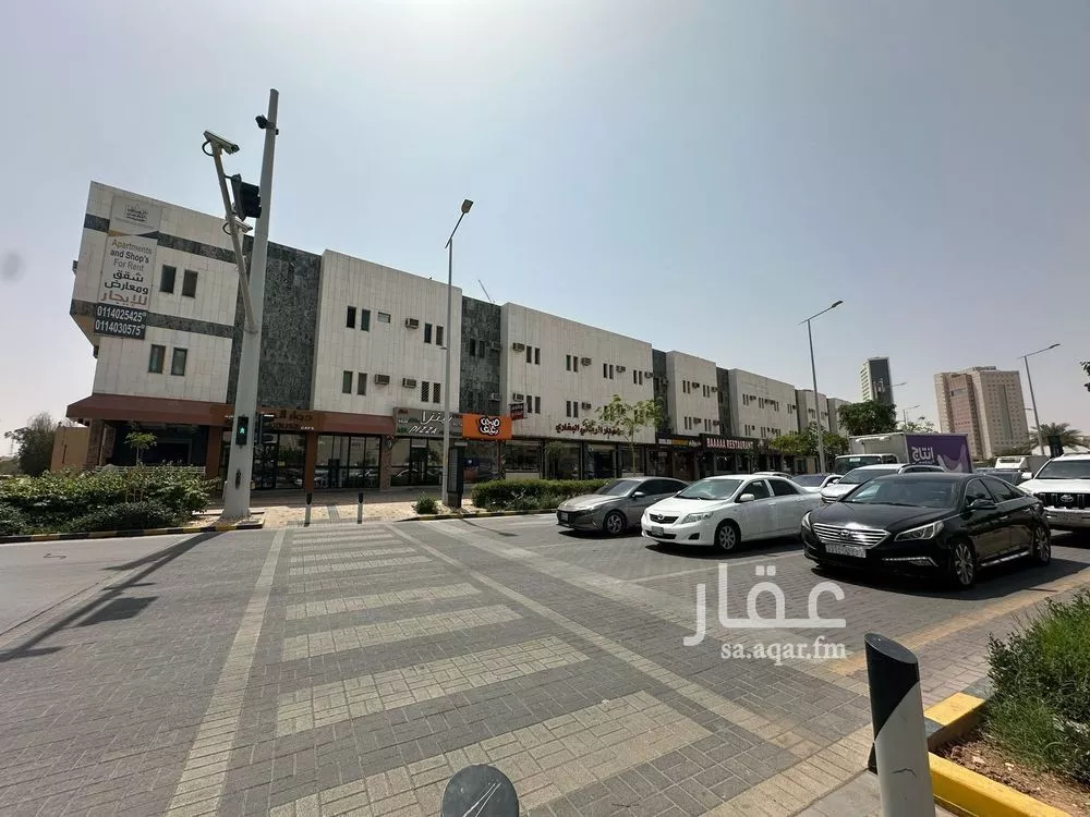 محل 50 م² في المربع 1