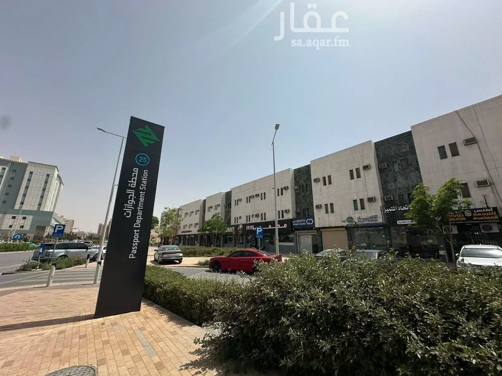 محل 50 م² في المربع 2