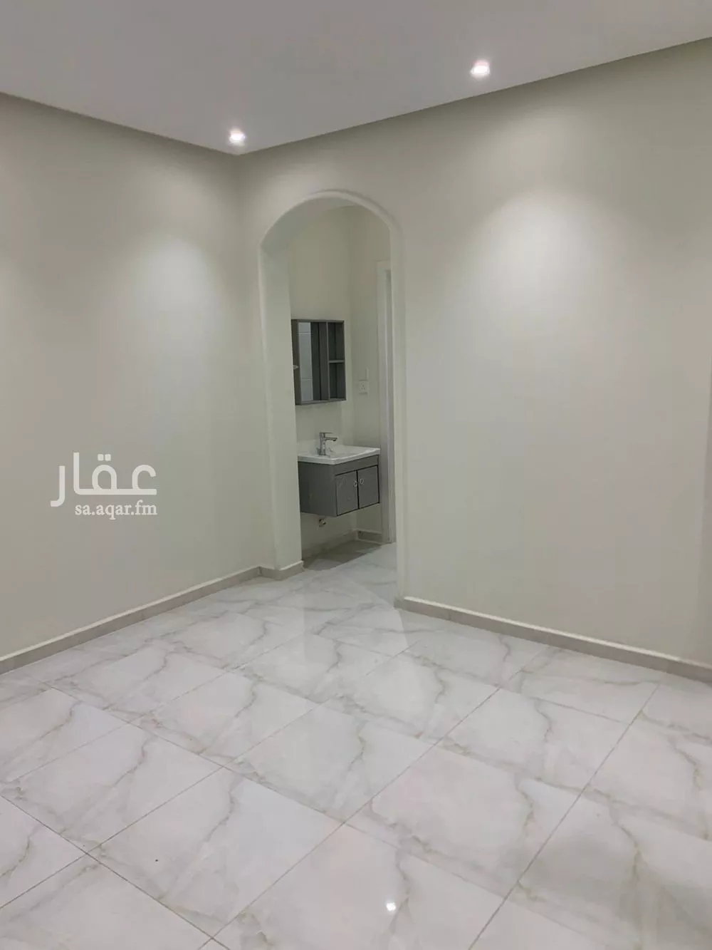 شقة 4 غرف في الصفا 5