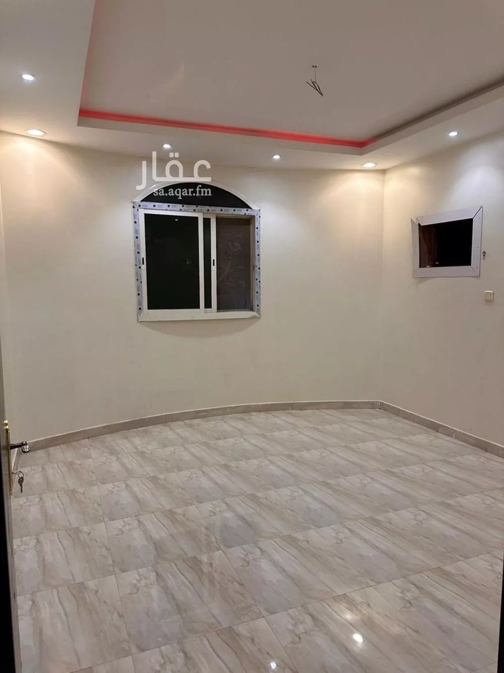 شقة 3 غرف في الرمال 1