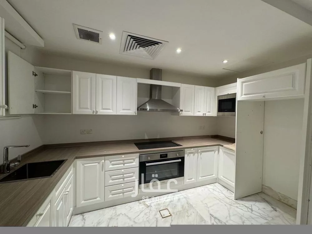 فيلا 4 غرف في العارض 4