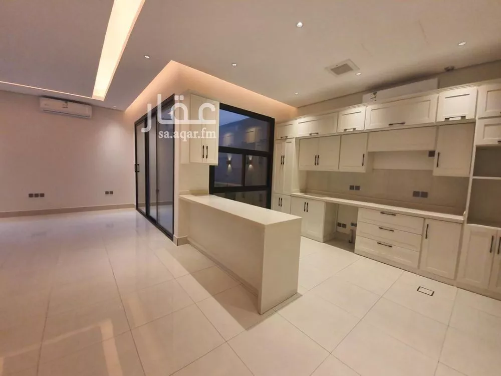 3 bedroom floor in Al Olaya 4