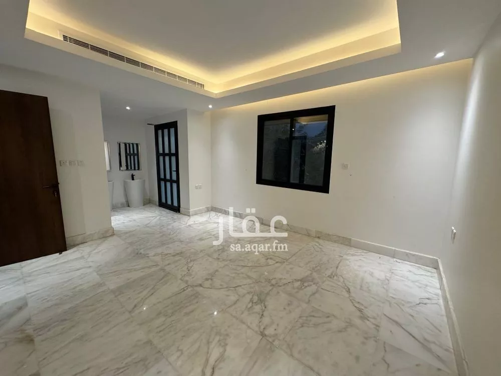 فيلا 4 غرف في العارض 5