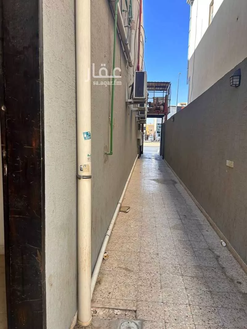 1800 sqm building in Dhahrat Laban 4