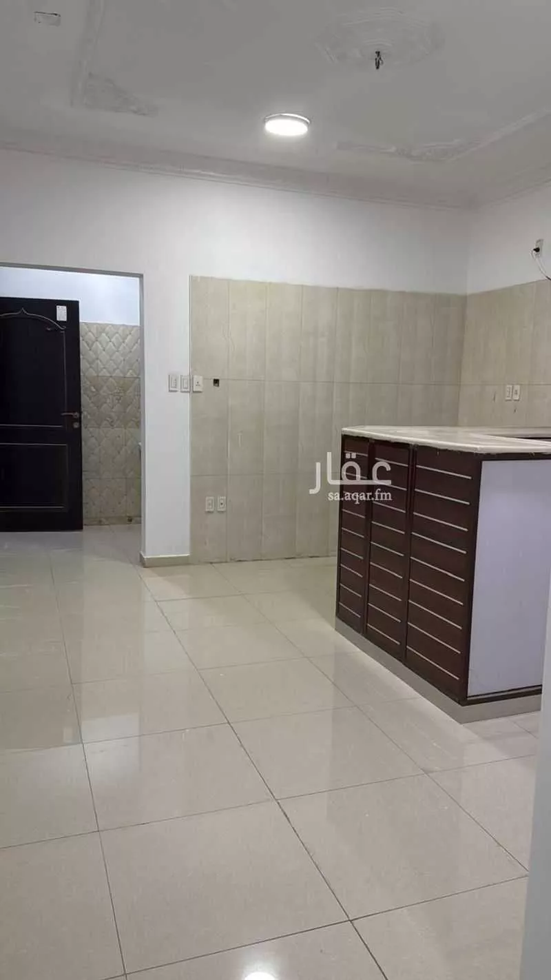 مكتب 1070 م² في الفيصلية 1