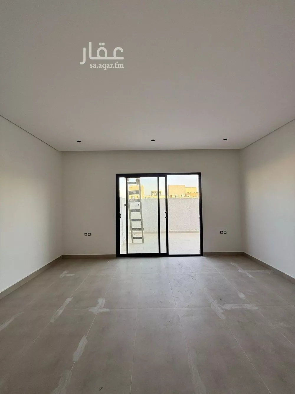 فيلا 5 غرف في الحزم 5