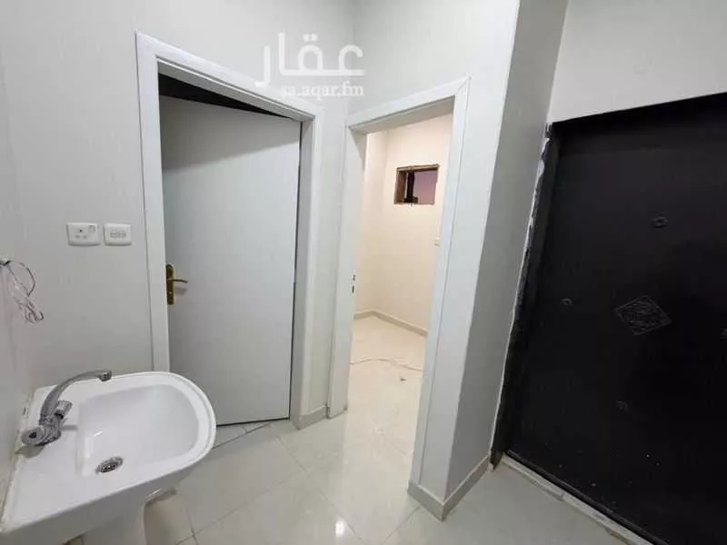 فيلا 4 غرف في الجنادرية 3