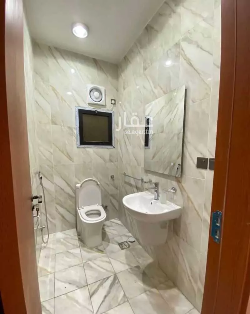 شقة 4 غرف في الاميرعبدالمجيد 1