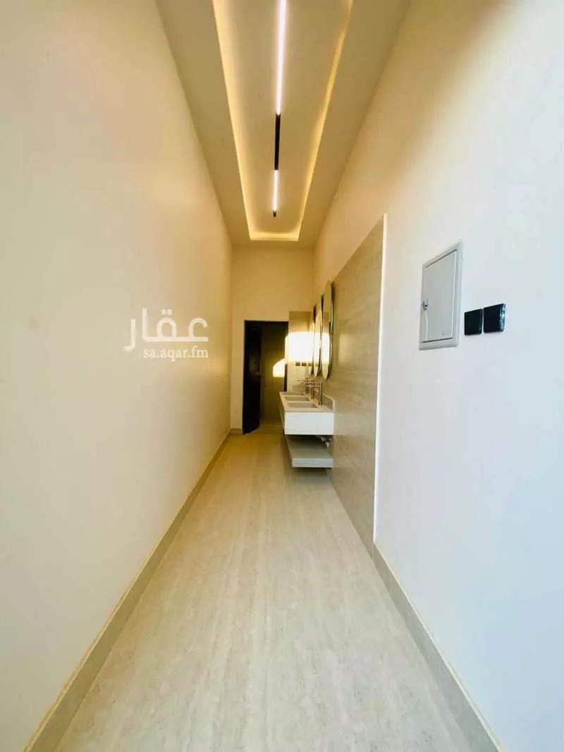 فيلا 7 غرف في الشرق 2