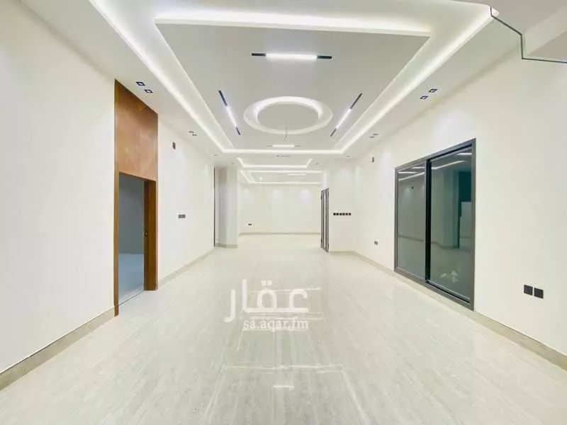 فيلا 7 غرف في الشرق 3