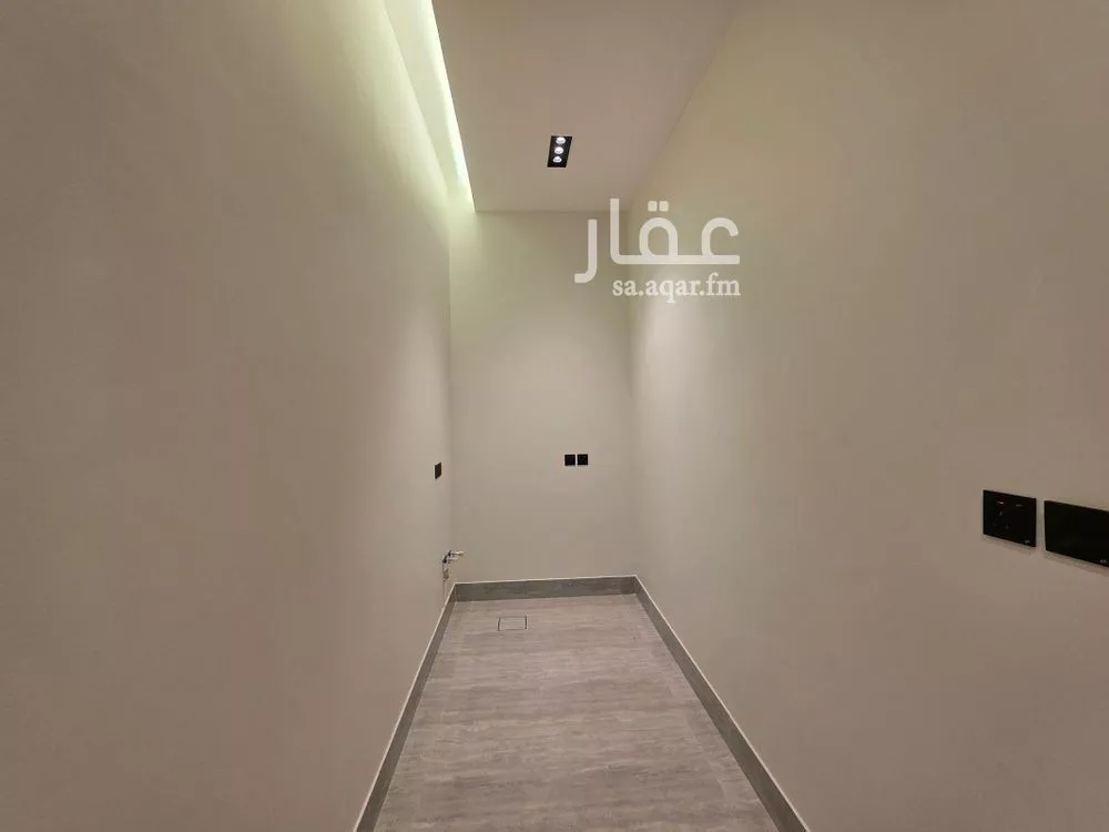 فيلا 5 غرف في العارض 2