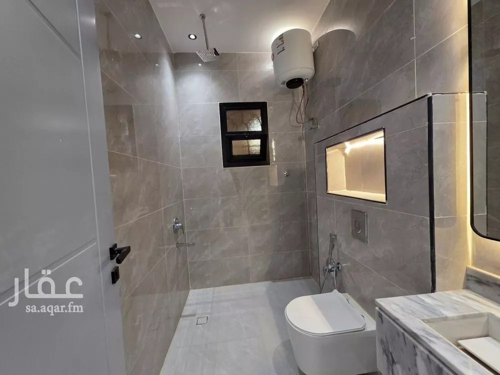 5 bedroom floor in Ash Sharq 4