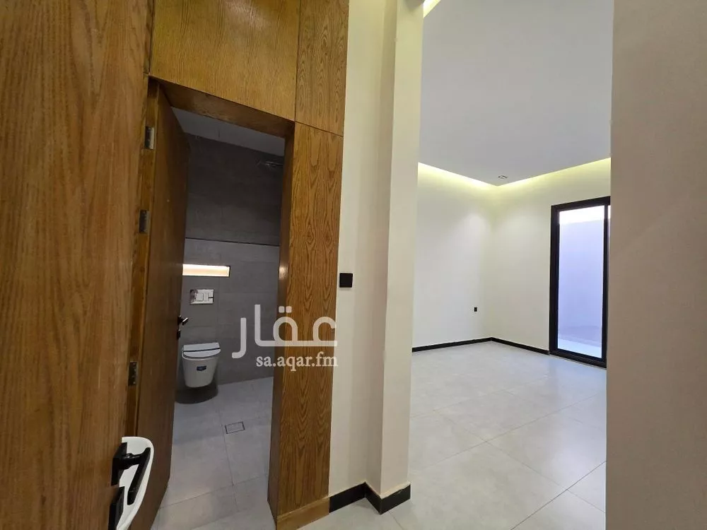 5 bedroom floor in Al Janadriyah 2