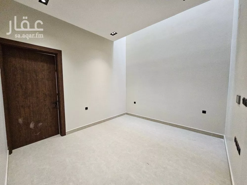 4 bedroom villa in Qurtubah, Riyadh 18