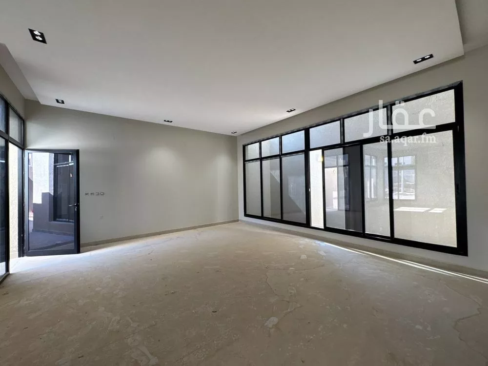 فيلا 5 غرف في الرمال 2