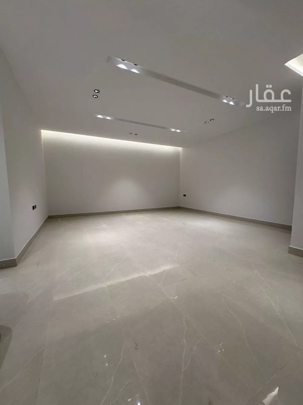 فيلا 5 غرف في الجنادرية 3