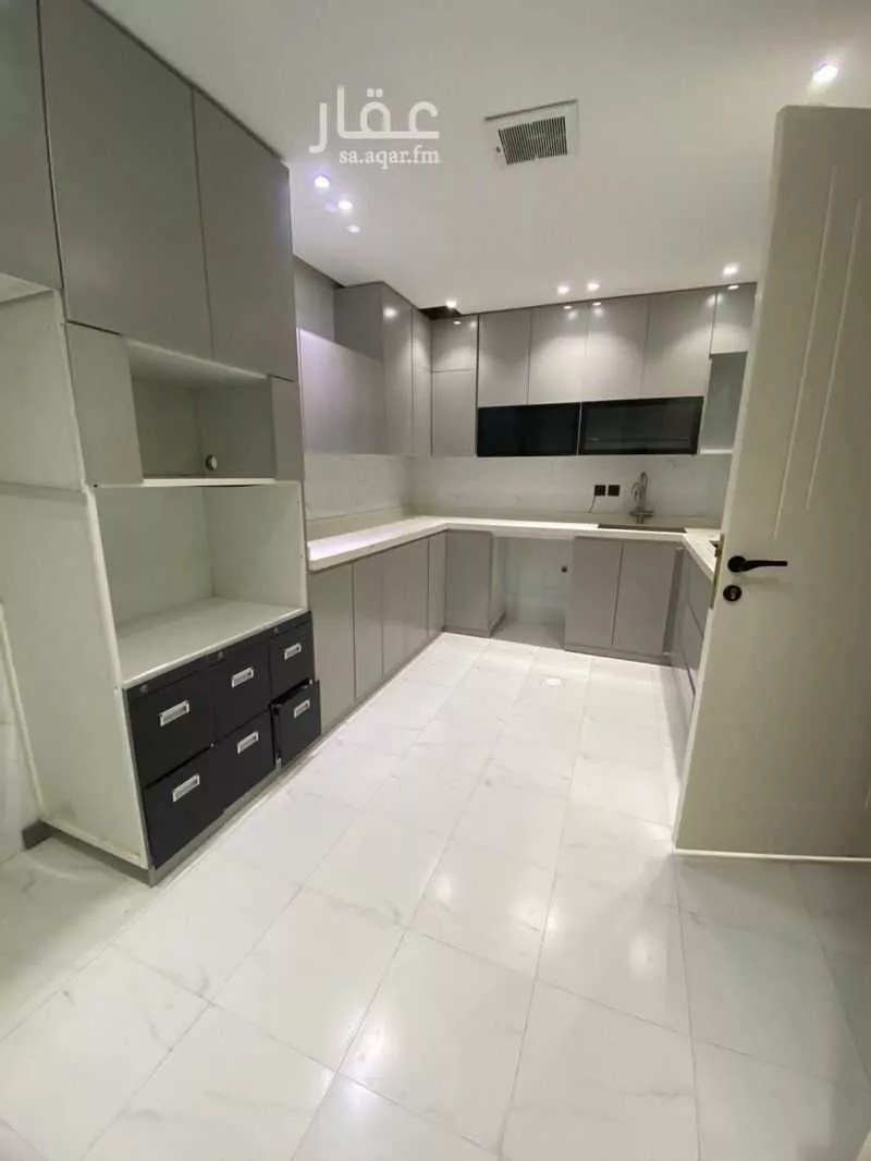 3 bedroom apartment in Dhahrat Laban 1