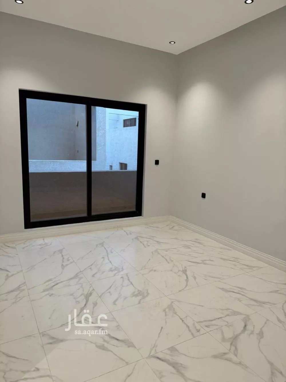 شقة 3 غرف في الملقا 3