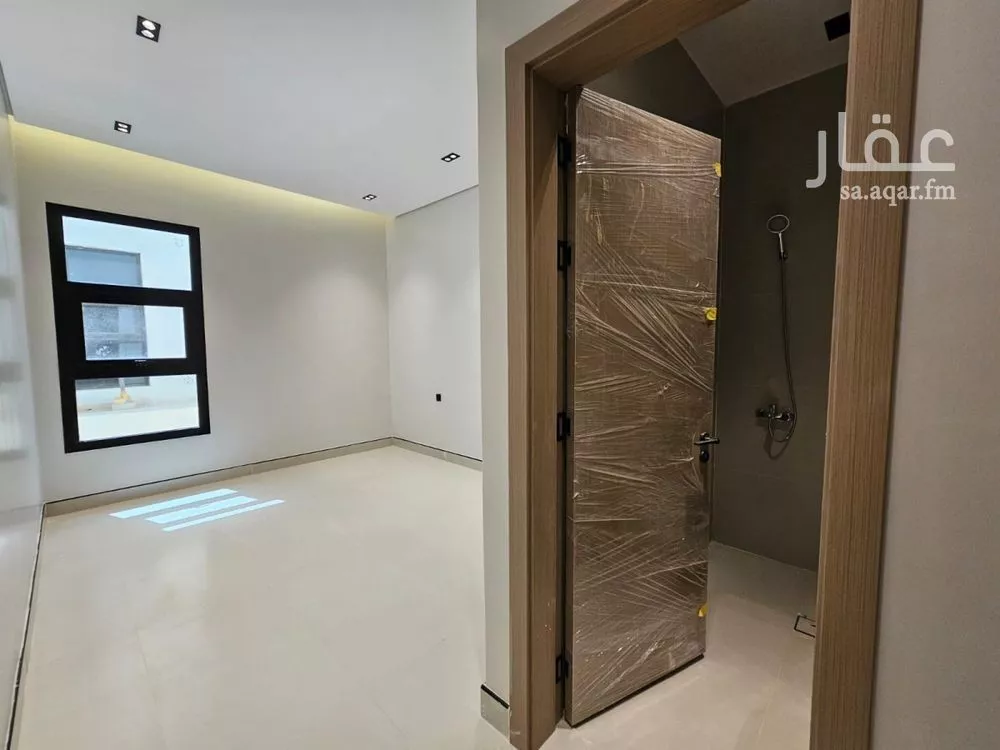 5 bedroom villa in Al Maizilah 4