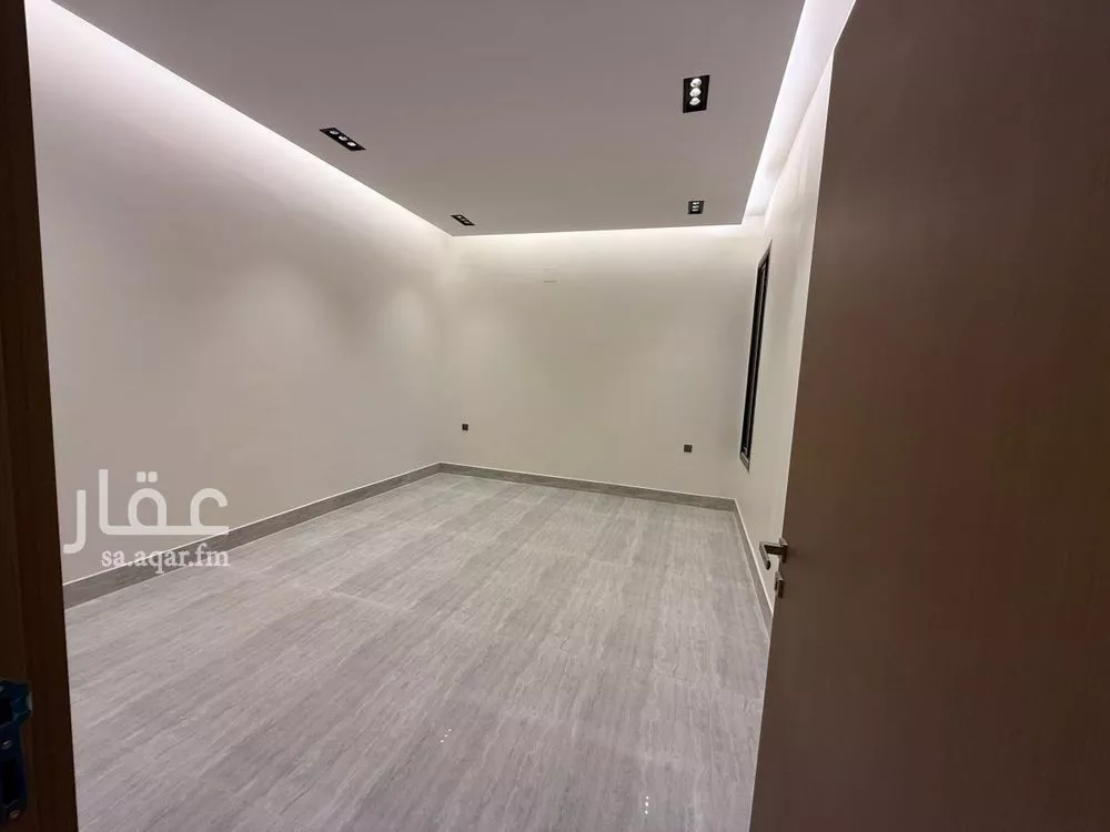 فيلا 5 غرف في الرمال 2