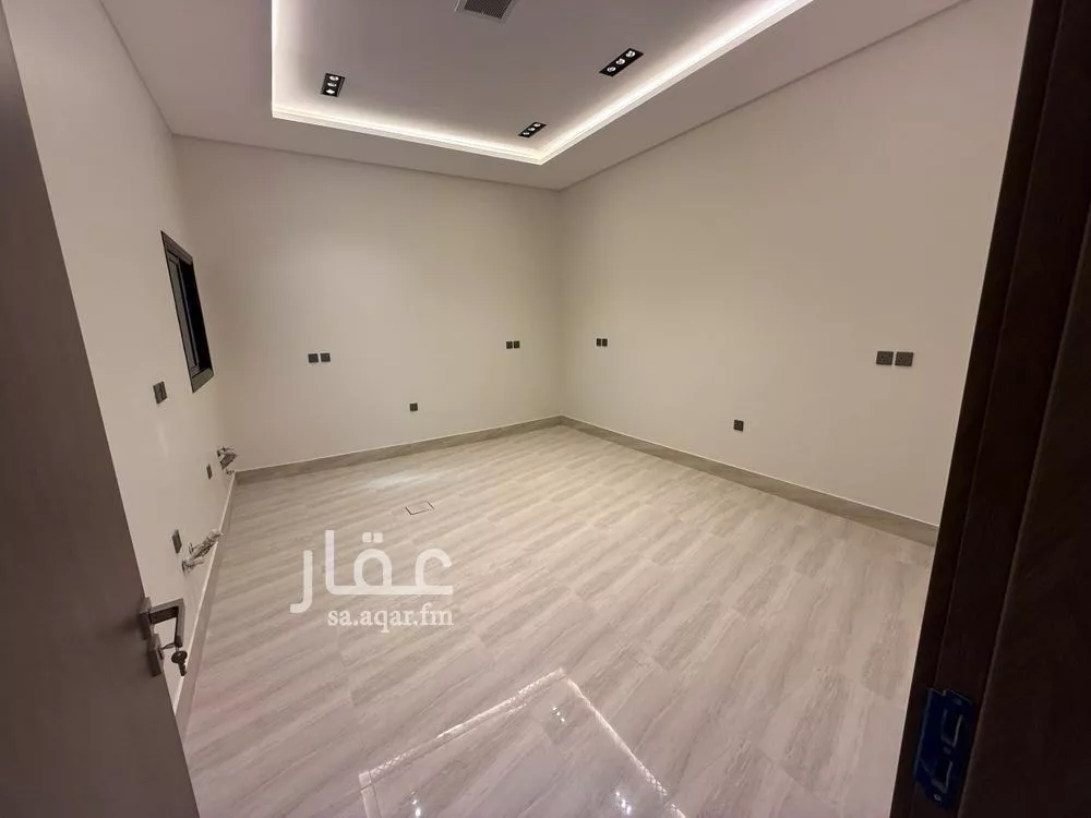 فيلا 5 غرف في الرمال 2