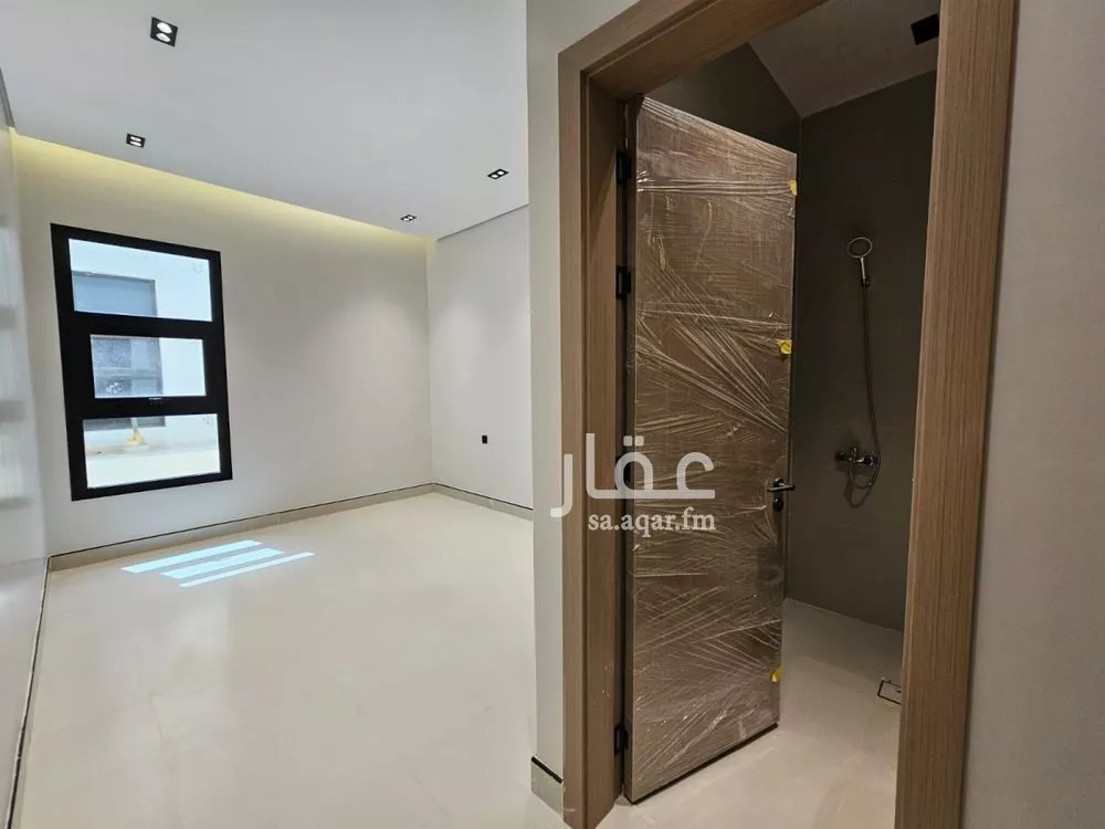 5 bedroom villa in Al Maizilah 2
