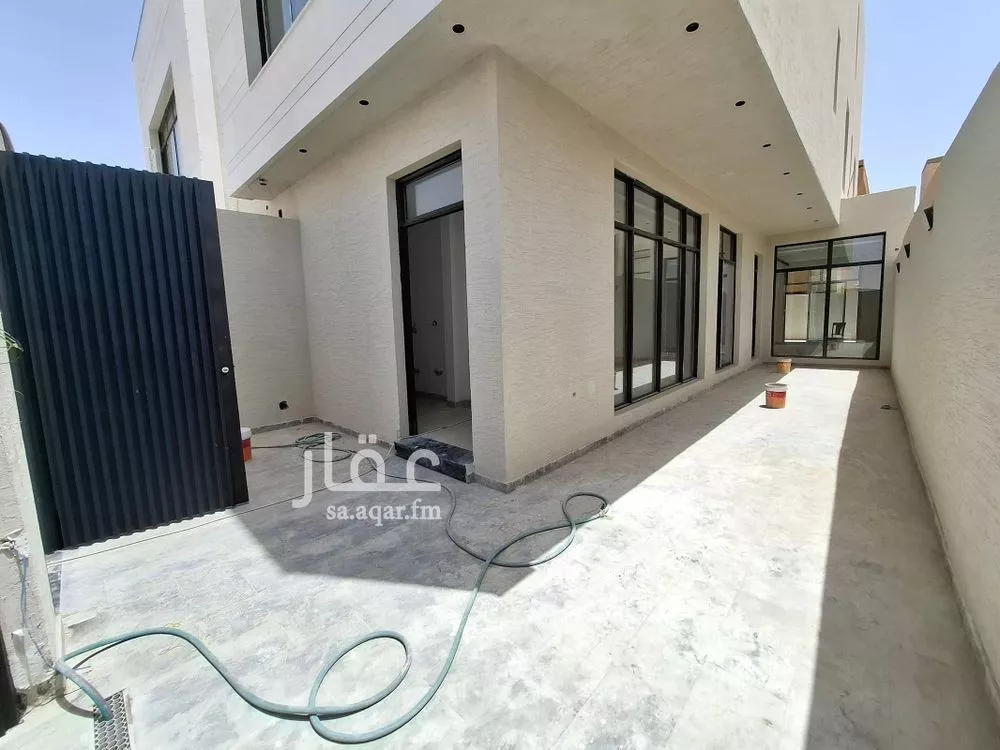 فيلا 5 غرف في الملك فيصل 4