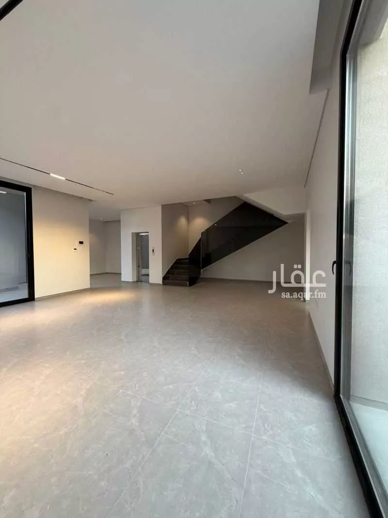 فيلا 4 غرف في العارض 3