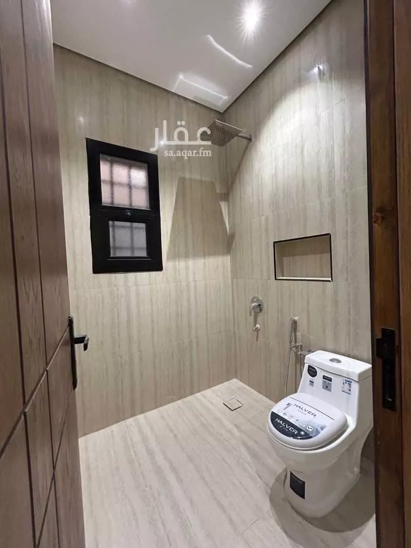 عمارة 900 م² في العارض 4