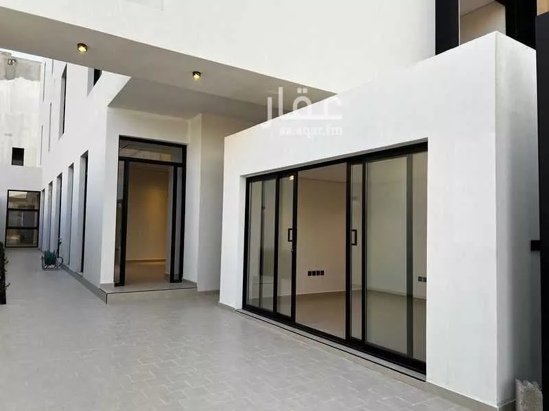 دور 4 غرف في العارض 4