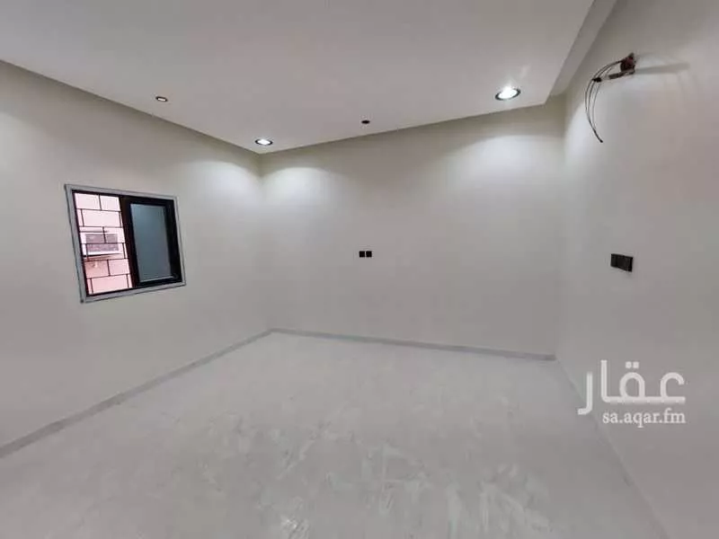 شقة 6 غرف في بدر 3