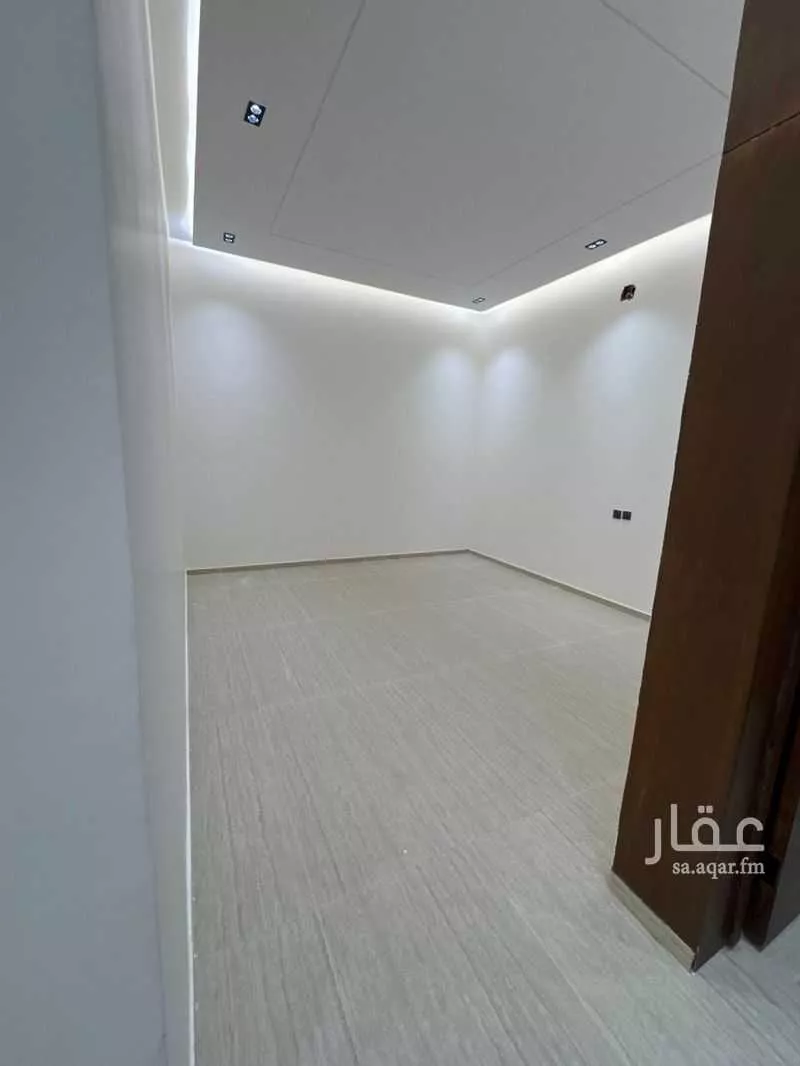 شقة 6 غرف في السعادة 3