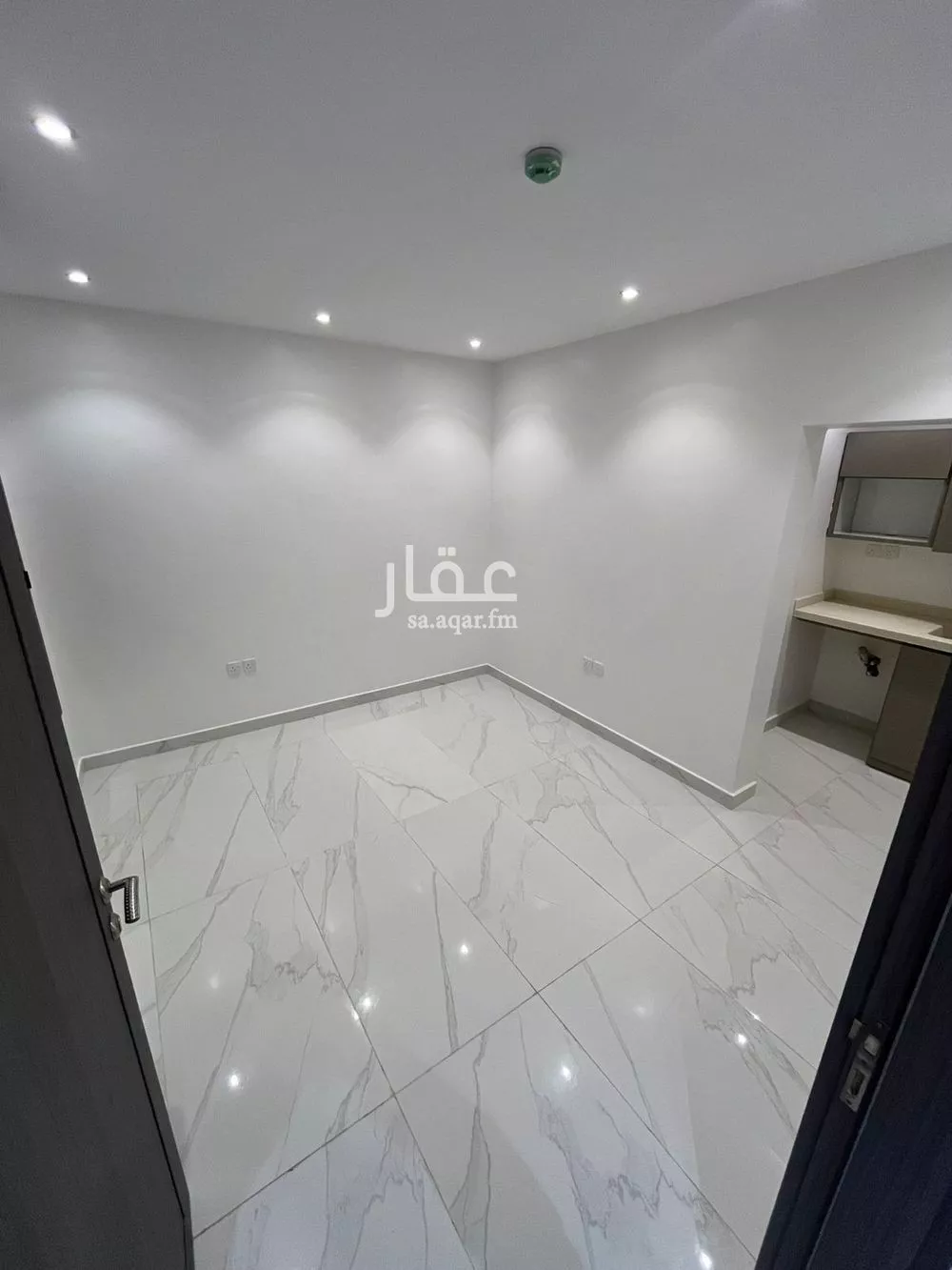 شقة 1 غرف في النرجس 4