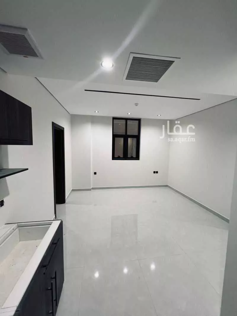 شقة 1 غرف في الملقا 4