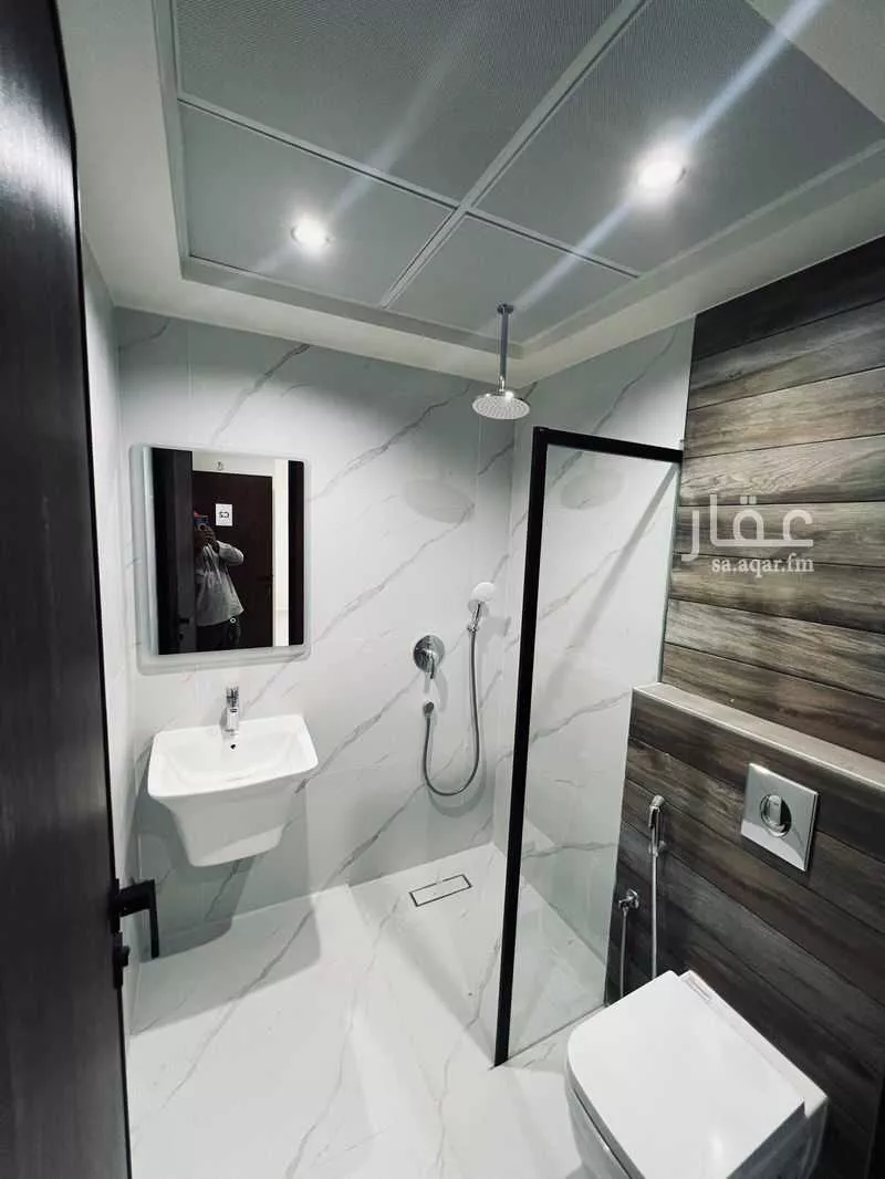 شقة 1 غرف في الملقا 4