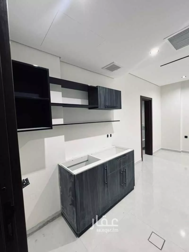 شقة 1 غرف في الملقا 5