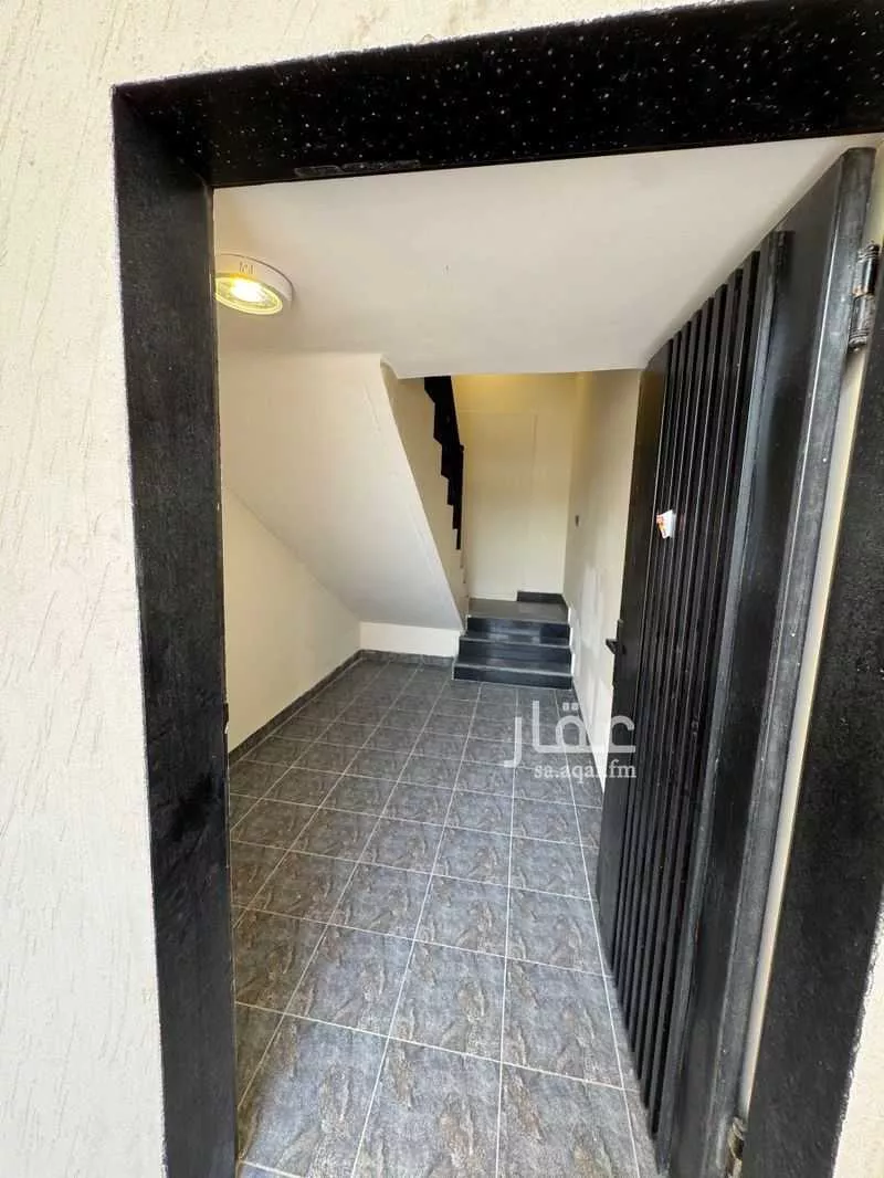 5 bedroom floor in Al Janadriyah 2