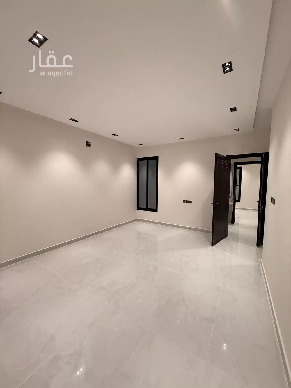 شقة 3 غرف في الرمال 4