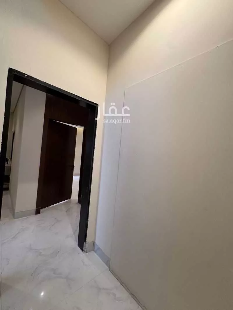 5 bedroom floor in Al Janadriyah 3