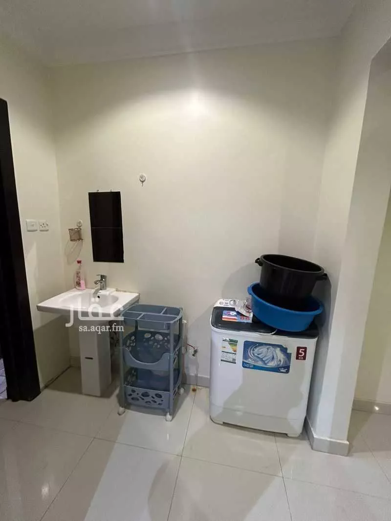 1 bedroom apartment in Dhahrat Laban 3