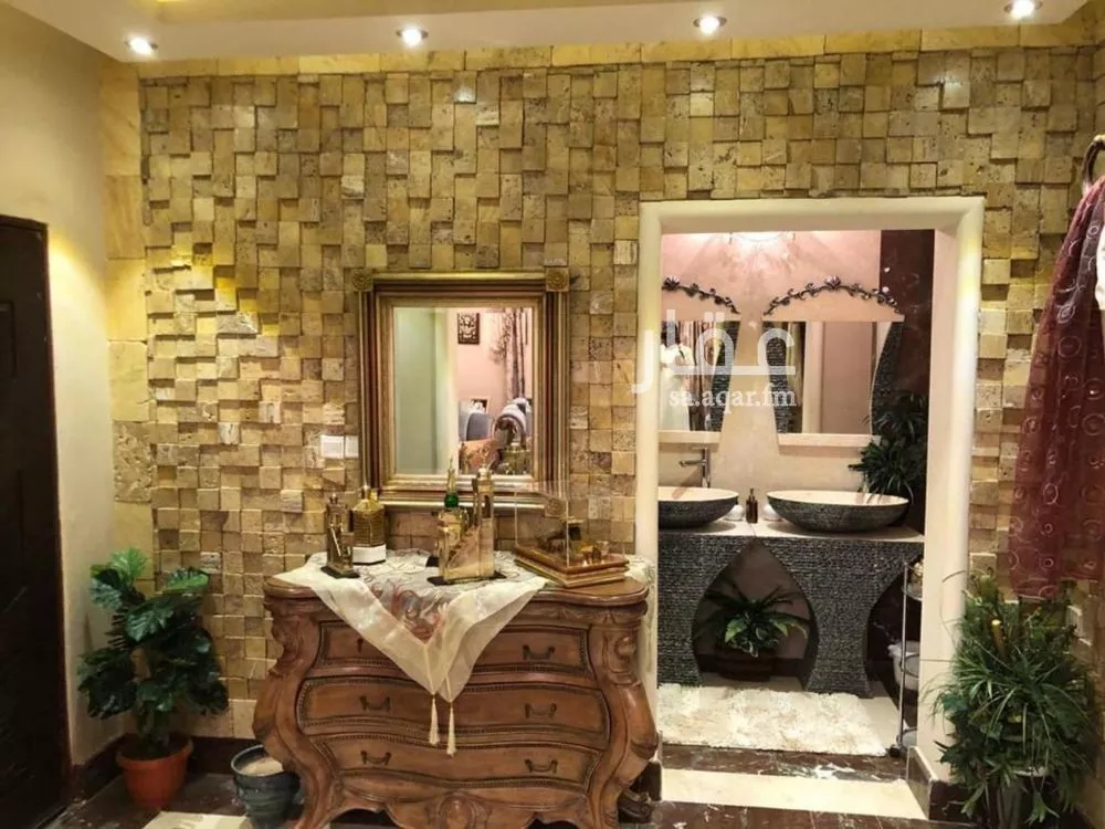 فيلا 5 غرف في الشراع 4